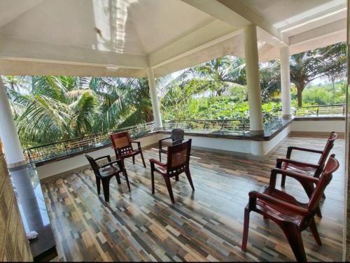 Κήπος έξω από το Munroe La Casa