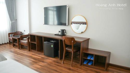 Μια τηλεόραση ή/και κέντρο ψυχαγωγίας στο Hoàng Anh Hotel