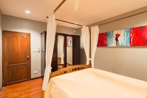 Katil atau katil-katil dalam bilik di Luxury Town House in the Heart of the Old City