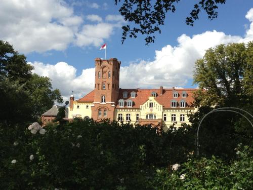 Foto dalla galleria di Schloss Lelkendorf - Fewo Parkblick a Lelkendorf
