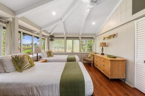 Postel nebo postele na pokoji v ubytování International Colony Club 13 · ICC 13 Beautifully Furnish Kaanap