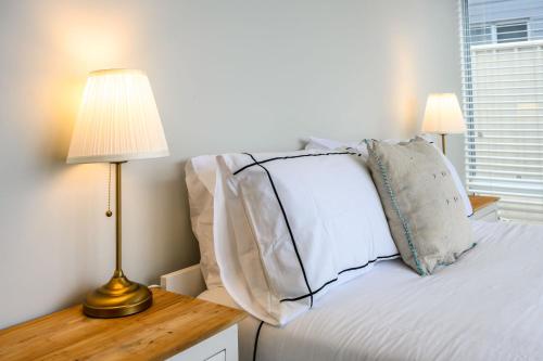 Gallery image of Coastal Comfort in Golden Bay in Secret Harbour