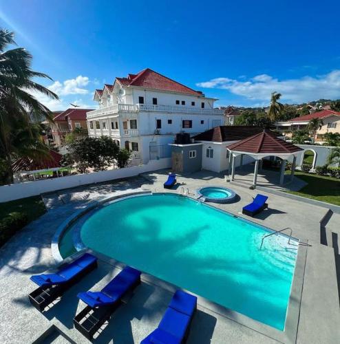 Φωτογραφία από το άλμπουμ του C-Roy Estate σε Kupuis