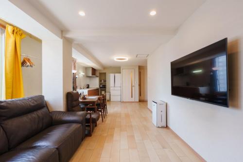 青葉邸-NIPPONBASHI Room 701-3 Min Walk to Kuromon Market 80sqm 4BR Family Residence