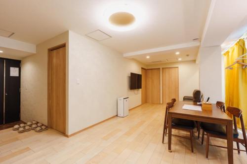 青葉邸-NIPPONBASHI Room 701-3 Min Walk to Kuromon Market 80sqm 4BR Family Residence