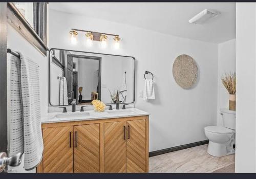 Koupelna v ubytování Gorgeous and spacious Thomasville Downtown home