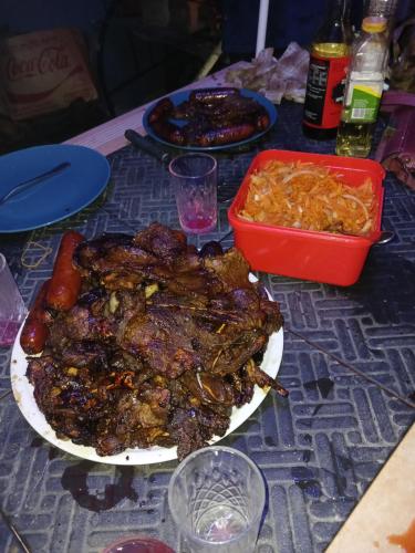 Jídlo v hostelu nebo okolí