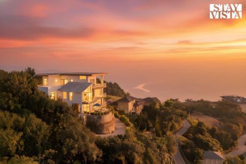 Naturlandskabet i nærheden af villaen