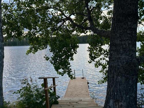 Gallery image of Log cabin by the lake in Pieksamaki