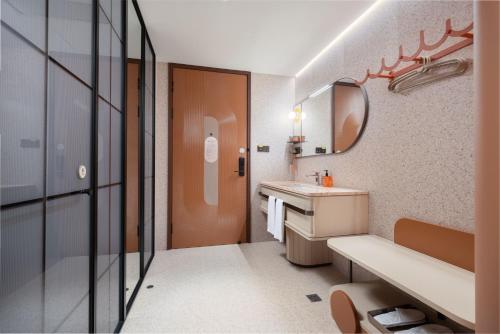 Ένα μπάνιο στο Orange Hotel Beijing Shiliuzhuang Subway Station