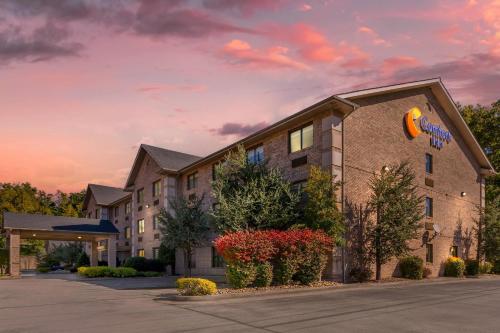 a rendering of the front of a hotel at Comfort Inn Huntington near University area in Huntington