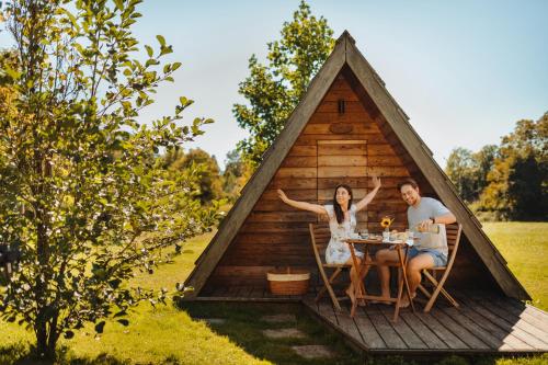 Clientes alojados en Glamping Bizjak