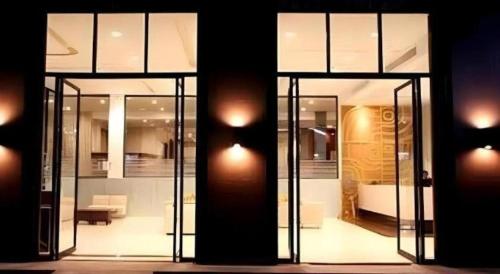 Ένα μπάνιο στο The Regent Ubon