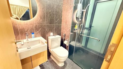 Ένα μπάνιο στο Colony Infinitum KualaLumpur by FR