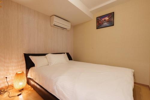 青葉邸-NIPPONBASHI Room 201-3 Min Walk to Kuromon Market 80sqm 4BR Family Residence