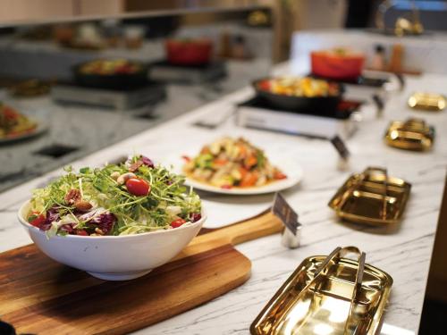 Jídlo v hotelu nebo okolí