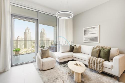 High-Floor 1BR Facing the Marina and City, Minutes from Marina Beach with Easy Access to Marine Transport, LIV Marina, Dubai Marina by Deluxe Holiday Homes