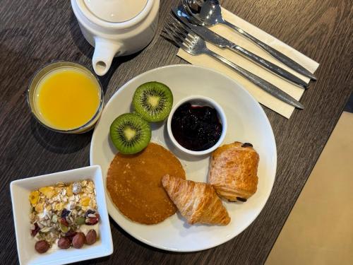 Jídlo v hotelu nebo okolí