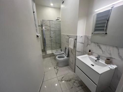 Ванная комната в GREEN HOUSE - PARCO TIRRENO by Ohana