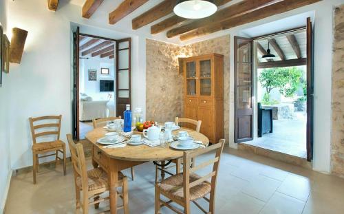 Villa Son March Petit by Sealand Villas