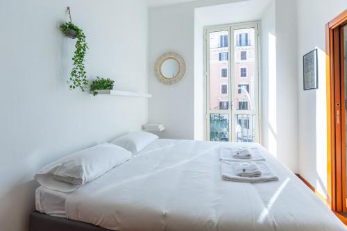 White Taranto Apartment