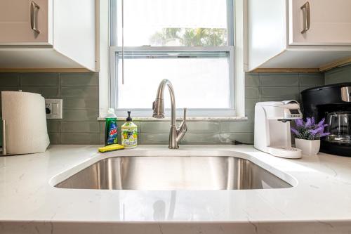 Köök või kööginurk majutusasutuses Sunny Shores Retreat 6