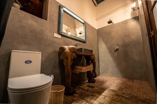 Phòng tắm tại Galle Manor Boutique Villa