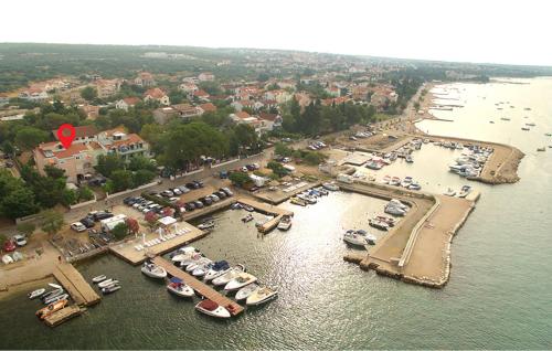 Stunning Apartment In Turanj With Wifi