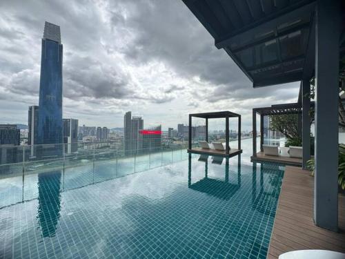 Bazén v ubytování Tribeca Homestay Bukit Bintang TRX nebo v jeho okolí