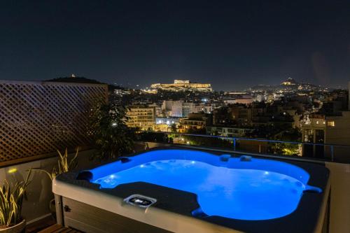 Acropolis Sky Retreat Jacuzzi & 3BR Maisonette