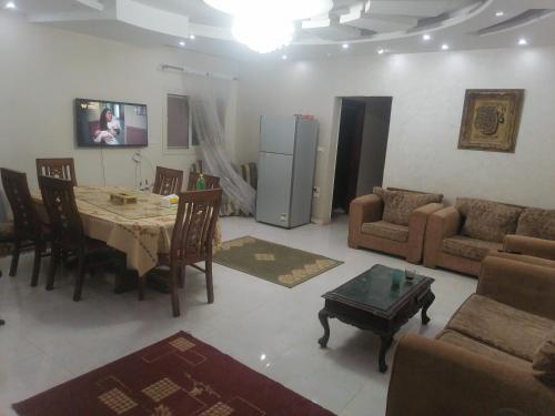 فلل الجامعه برج روبال بلازا اخر شارع الاستاد