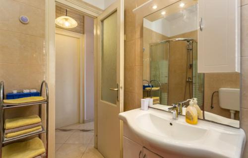 Ένα μπάνιο στο Feelgood apartment Opatija-Rijeka by Villas Guide