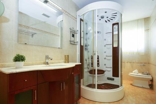 Koupelna v ubytování Villa BARLOVENTO SPA