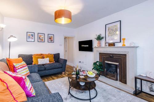 Χώρος καθιστικού στο Spacious Old Post Office, 3 Bed in Nantwich by 53 Degrees Property - Perfect for Families and Groups