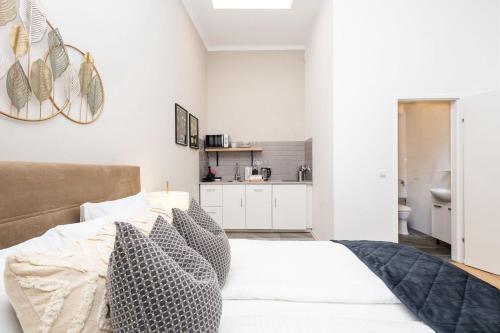 Designer new Apartment near centre
