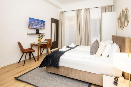 Designer new Apartment near centre
