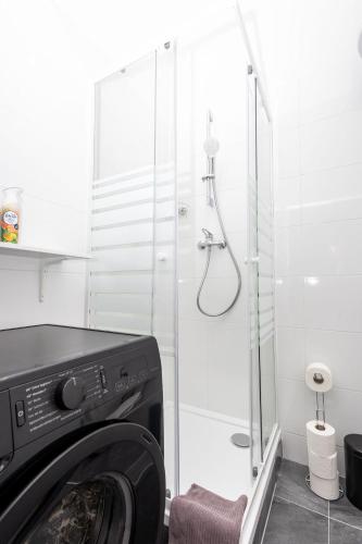 Designer new Apartment near centre