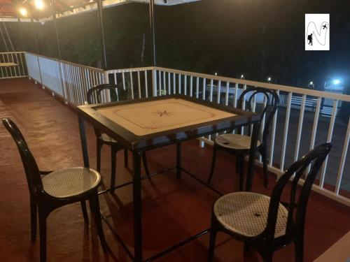 Εστιατόριο ή άλλο μέρος για φαγητό στο Grassland Voyages