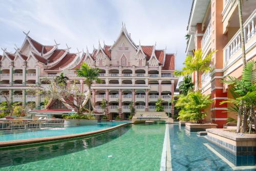 Bazén v ubytování Le Ayodhaya Palace Krabi Beach Resort nebo v jeho okolí