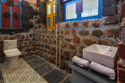 Ένα μπάνιο στο The Buddha Village