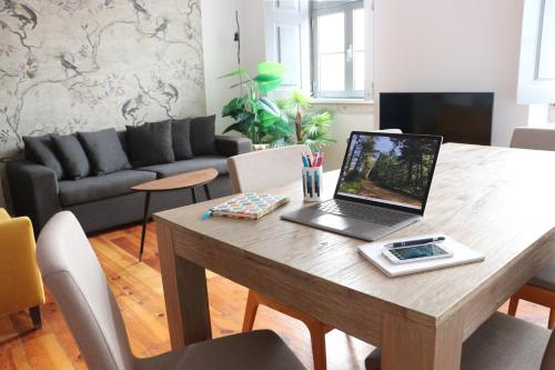 The Canary - Spacious Apartment at Downtown with Views