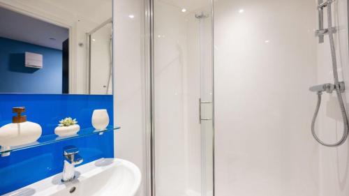 Phòng tắm tại For Students Only - Hollis Wharf in Bath