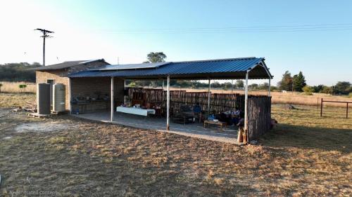 Hoone, kus võõrastemaja asub