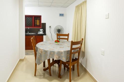 Кухня или мини-кухня в Dutch pearl Cottage
