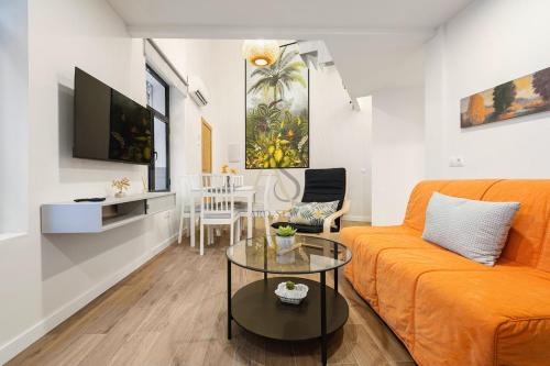 Spacious Independent House Central Area
