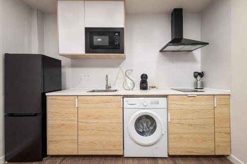 Spacious Independent House Central Area