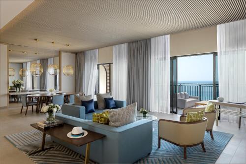 Posezení v ubytování Jumeirah Gulf of Bahrain