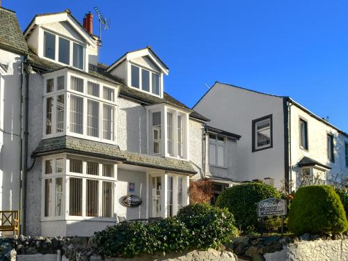 Tòa nhà nơi nhà nghỉ dưỡng tọa lạc