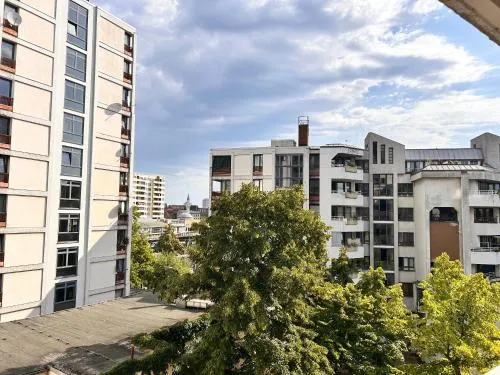 1 Zimmer mit Aussicht und 1 Zimmer mit Balkon in 4 Zimmer Wohnung, Szene, Parks und Top Lage photo 21