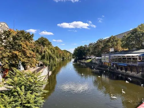 1 Zimmer mit Aussicht und 1 Zimmer mit Balkon in 4 Zimmer Wohnung, Szene, Parks und Top Lage photo 22